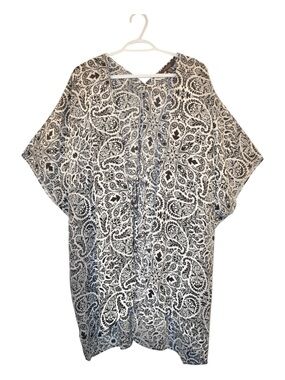 Fever Black and White Paisley Tie-Front Poncho